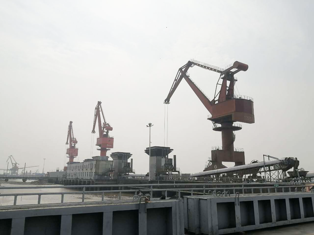 南通中集碼頭門(mén)座機(jī)力矩限制器順利驗(yàn)收！